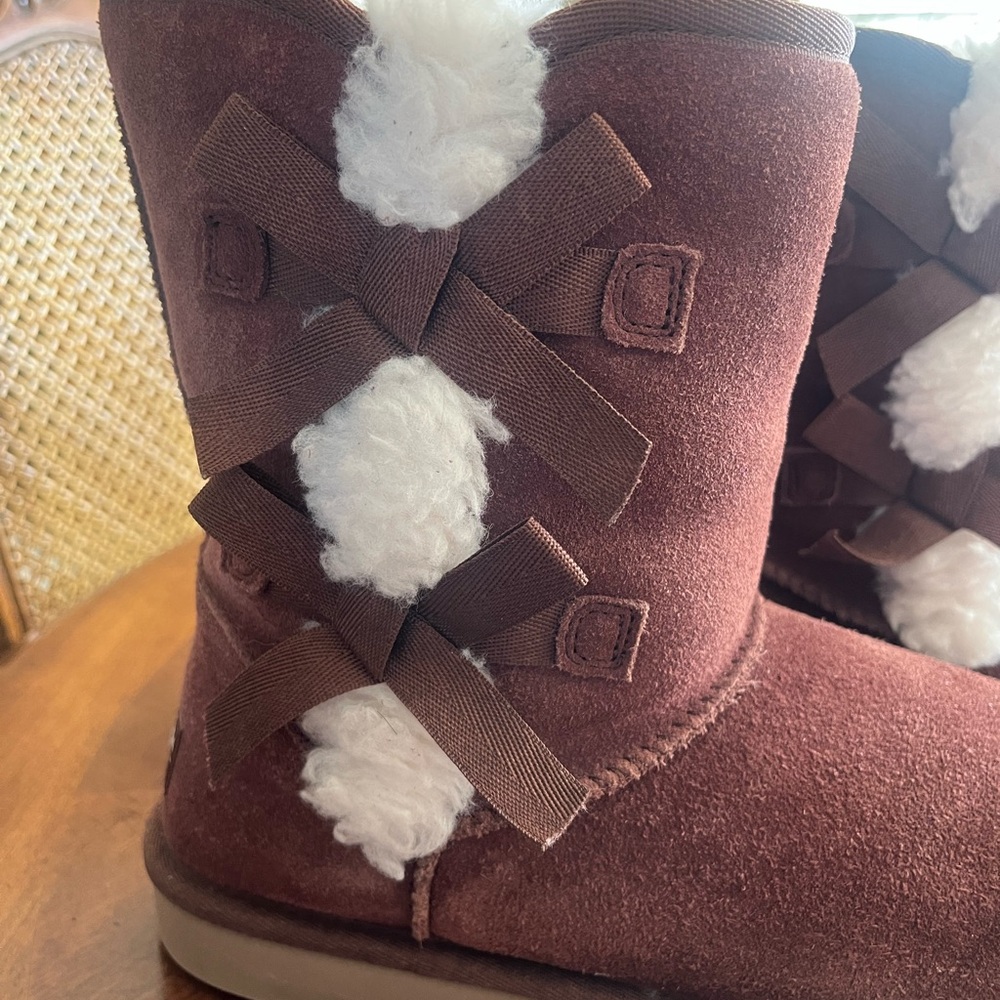 Koolaburra Cream Shearling Lined Boots - Picture 8 of 12